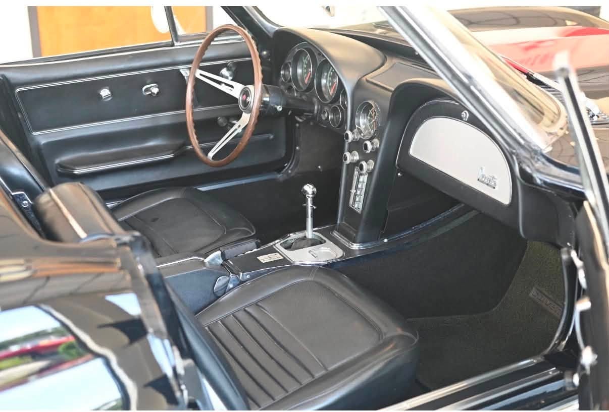 1967  Chevrolet Corvette 427 — photo 2